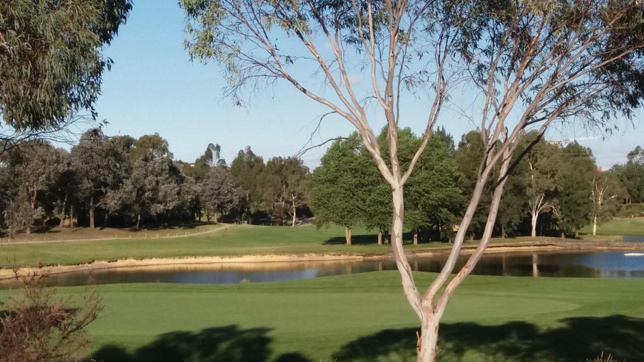 Sweet Home By The Golf Course แคนเบอร์รา ภายนอก รูปภาพ